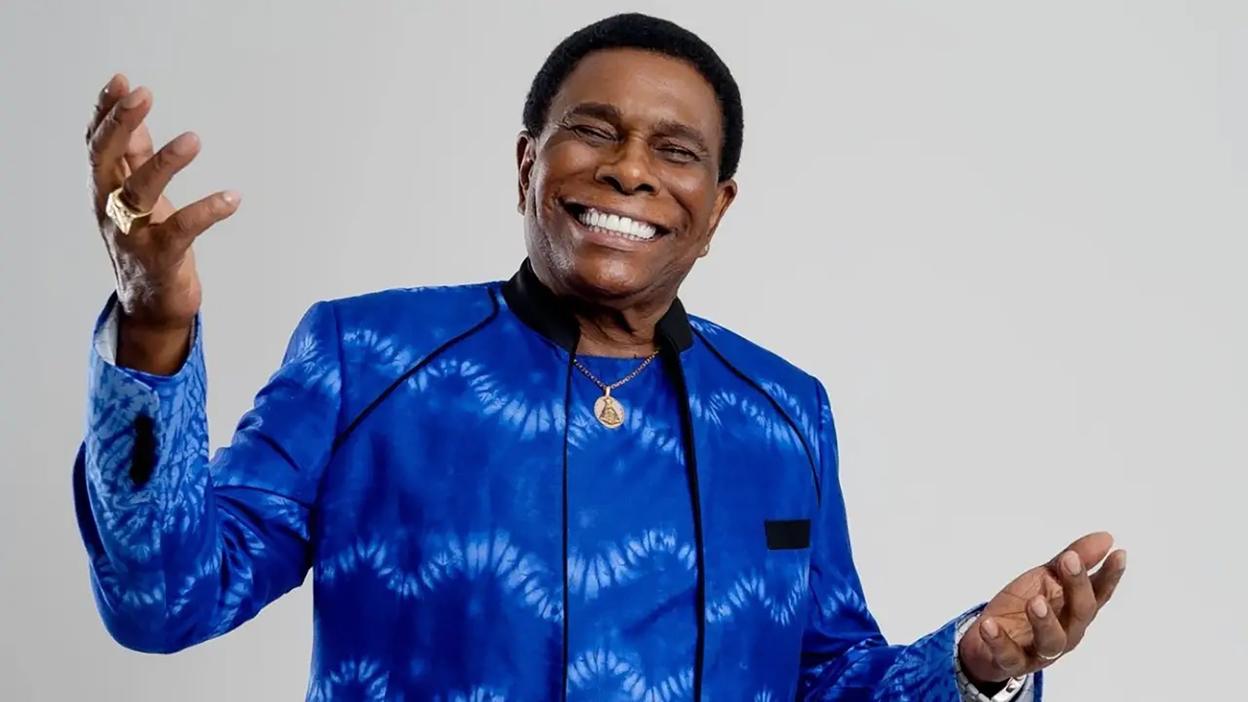 Teatro Nova Iguaçu celebra quatro anos com show gratuito de Neguinho da Beija-Flor